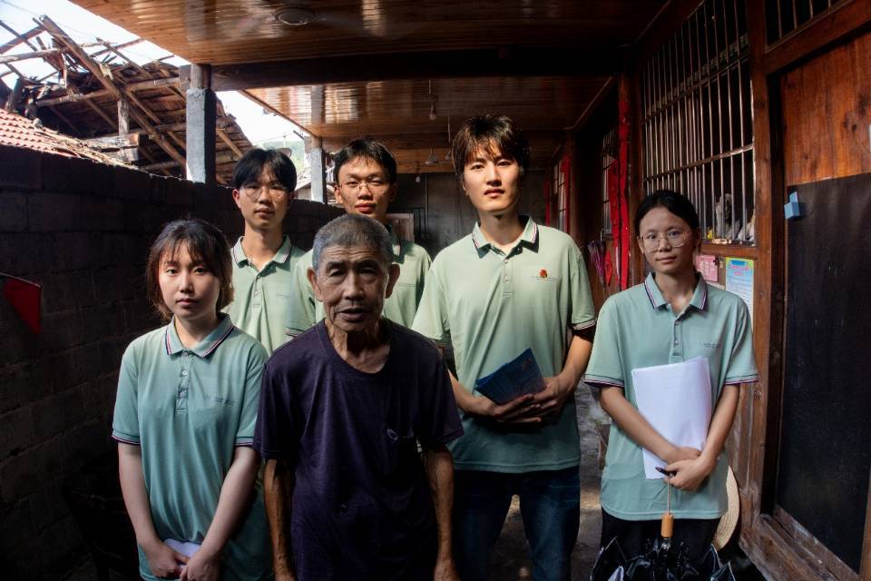 湖南信息職院暑期“三下鄉(xiāng)”：“兩彈一星”精神鑄魂 紅色文化調(diào)研力行
