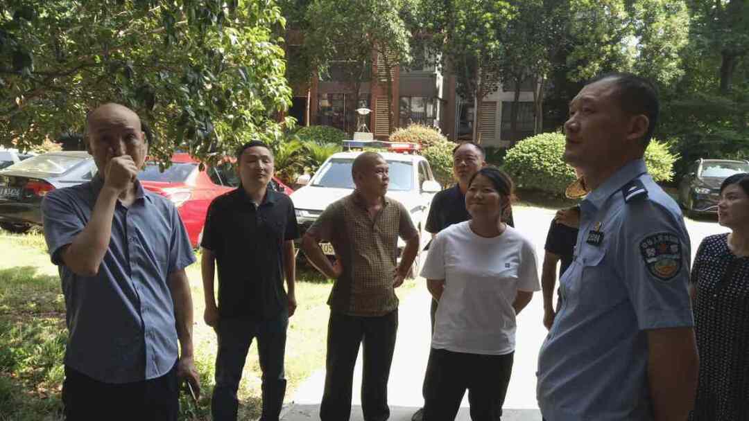 南城社區(qū)開展專項(xiàng)整治消除樓道“攔路虎”，筑牢社區(qū)安全防線