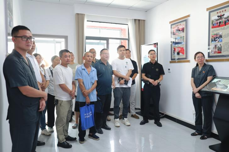 鳳凰吉信法庭與人大代表聯(lián)絡(luò)站深度互動(dòng)，共繪基層社會(huì)治理新圖景