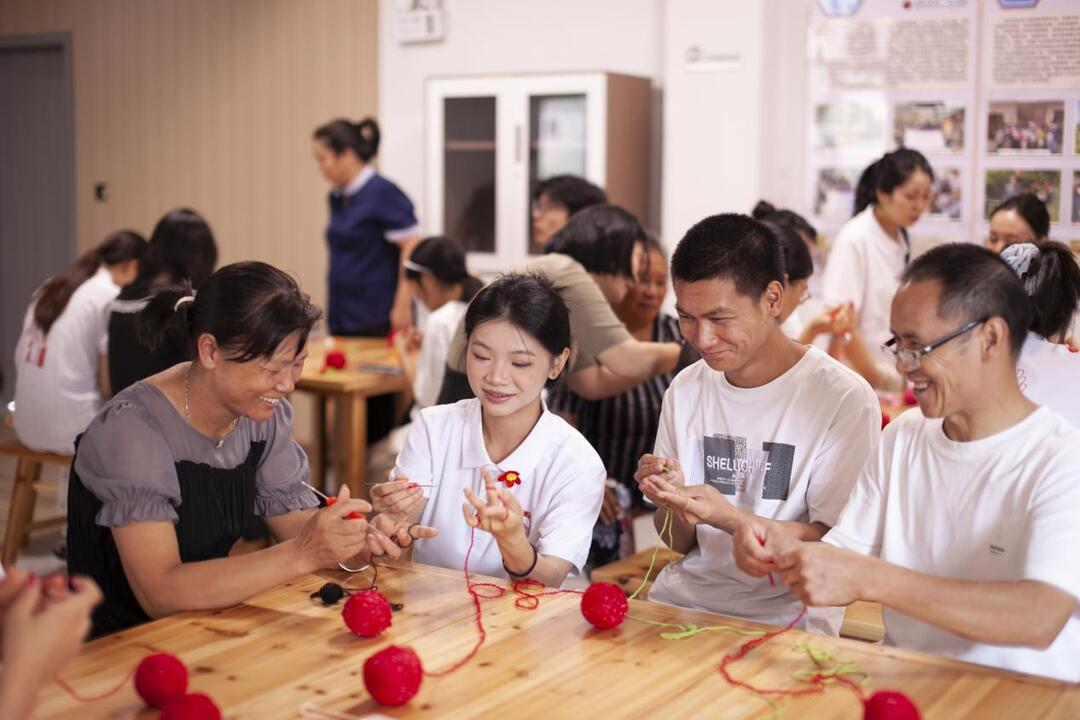 山月共生 編織美好——湖南農(nóng)大學(xué)子探索助殘與鄉(xiāng)村振興融合新路徑