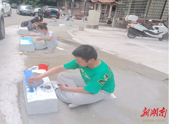 童心巧手扮靚家園