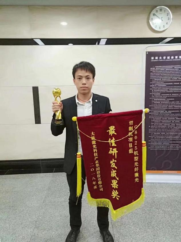 湖南現(xiàn)代物流職業(yè)技術(shù)學(xué)院優(yōu)秀畢業(yè)生丨周志偉：從?？粕讲┦可?，用奮斗之路詮釋“起點不等于終點”