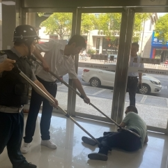 農(nóng)發(fā)行茶陵縣支行開展消防與防暴防搶綜合演練