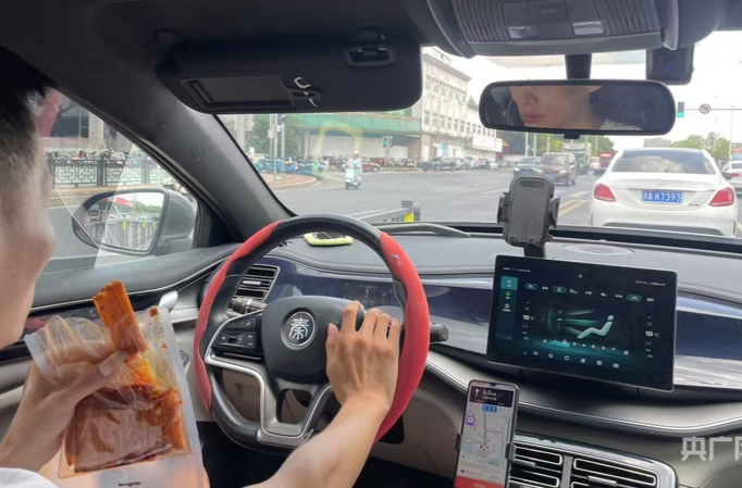 南昌網(wǎng)約車加收“空調(diào)費”？記者實地探訪
