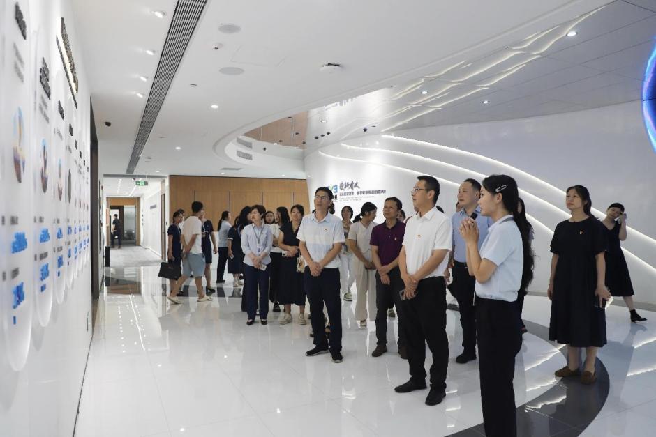 “黨建引領(lǐng)聚合力 光明行動(dòng)護(hù)民生”  天心區(qū)民政局與長(zhǎng)沙愛爾眼科醫(yī)院攜手共筑“愛心天心·光明工程”