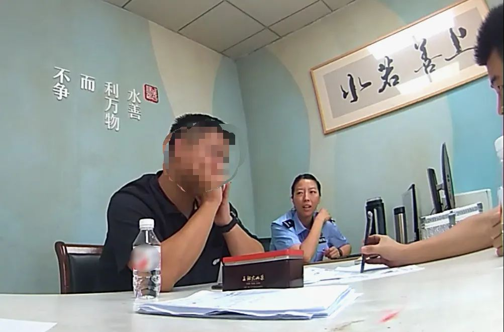“警官，我签了保密协议，我真的不能说！”