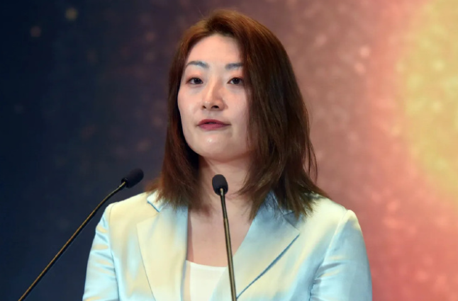 宗馥莉陷资产纠纷被起诉，三名原告自称是同父异母弟妹