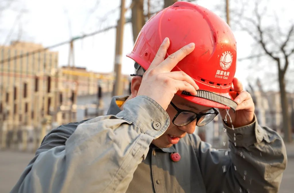 高温预警！直击长沙电力人12小时“空调续命”影像实录