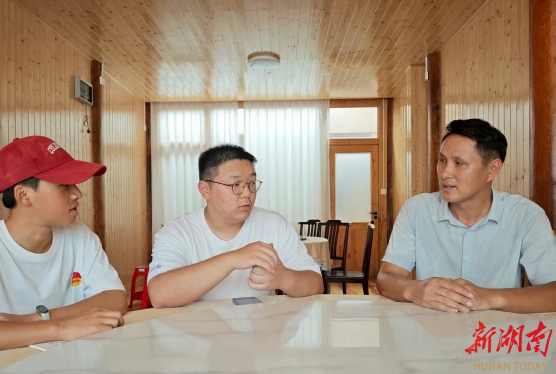 乘政策東風，以初心守文脈——湖南第一師范學院“惠溪知行”鄉(xiāng)村振興促進團對話返鄉(xiāng)創(chuàng)業(yè)者粟光斌