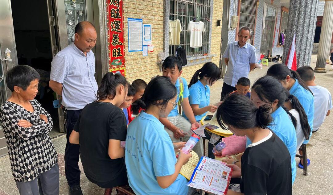 湖南交通工程学院赴隆回开展“利剑护蕾”行动