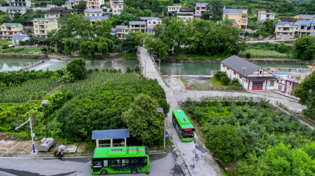 立亮视觉：吉首“菜农公交” 便民暖心