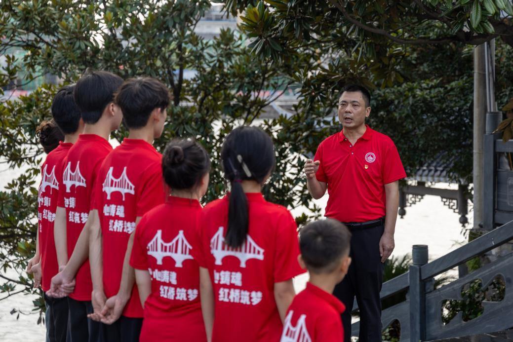 尋訪、守護(hù)、傳承：一堂行走在抗戰(zhàn)紅橋上的思政實(shí)踐課