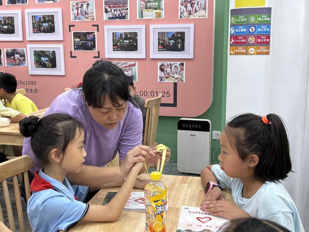 指尖傳承非遺 棕葉綻放童心