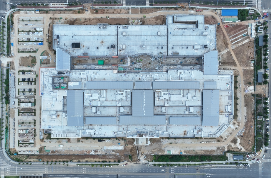 片區(qū)建設(shè)進行時②丨長沙杉杉奧特萊斯：腳手架間的開幕倒計時