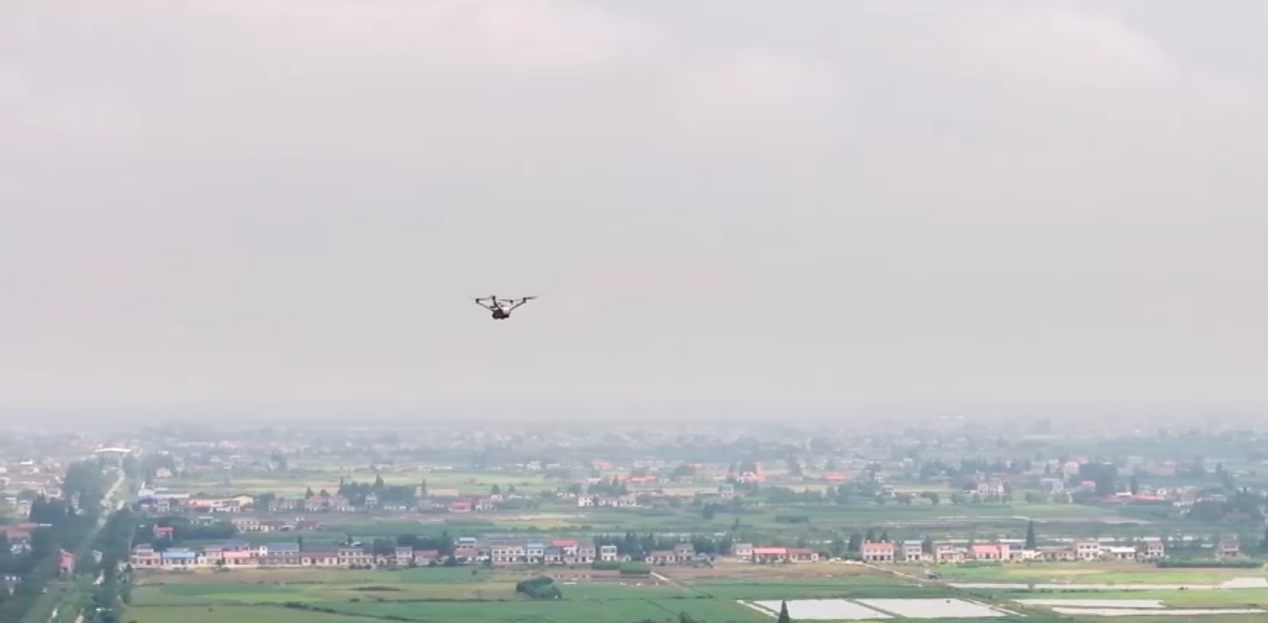無人機(jī)化身華容秸稈禁燒“空中衛(wèi)士”