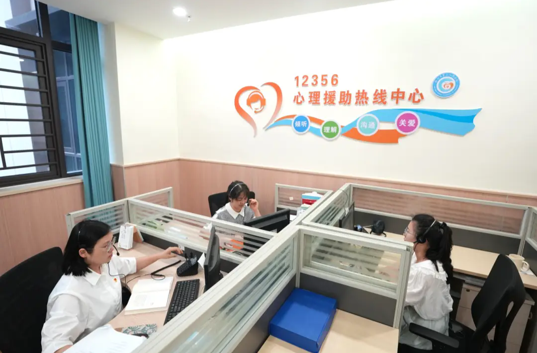 北京“12356”心理熱線半年接聽2.27萬通！夜間成高峰