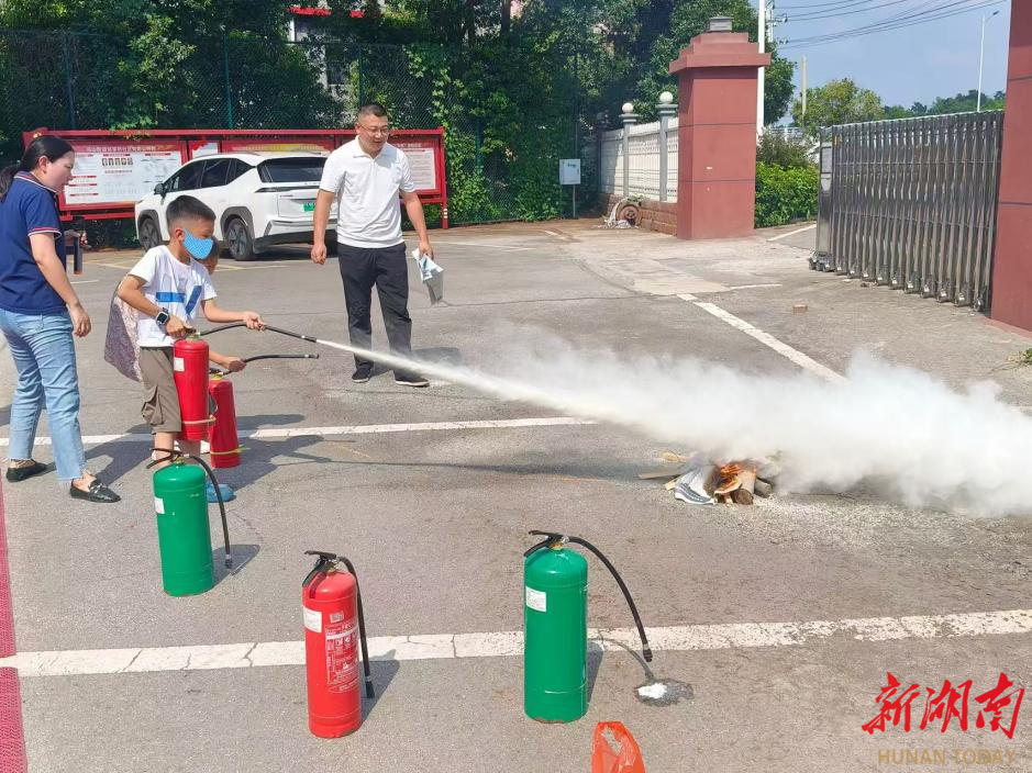 长沙望城区：开展“乌山‘童’行 ‘艺’趣飞扬”关爱儿童夏令营活动