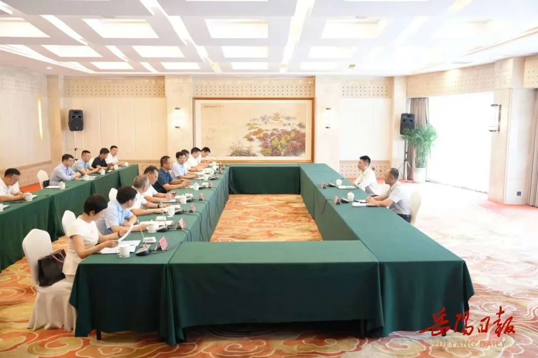 謝衛(wèi)江與福建植護(hù)網(wǎng)絡(luò)科技有限公司董事長占躍鐘一行座談