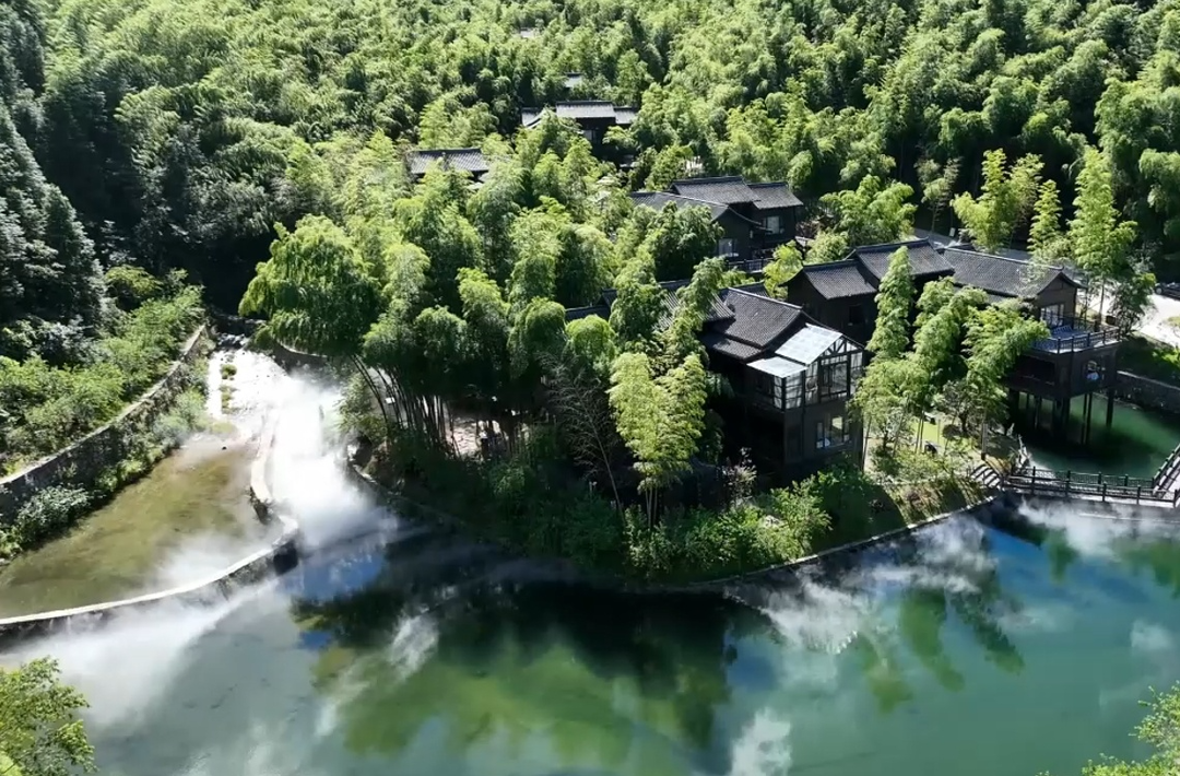 蓝山云冰山旅游景区推出门票、住宿等多重优惠，打造别样的避暑游玩体验