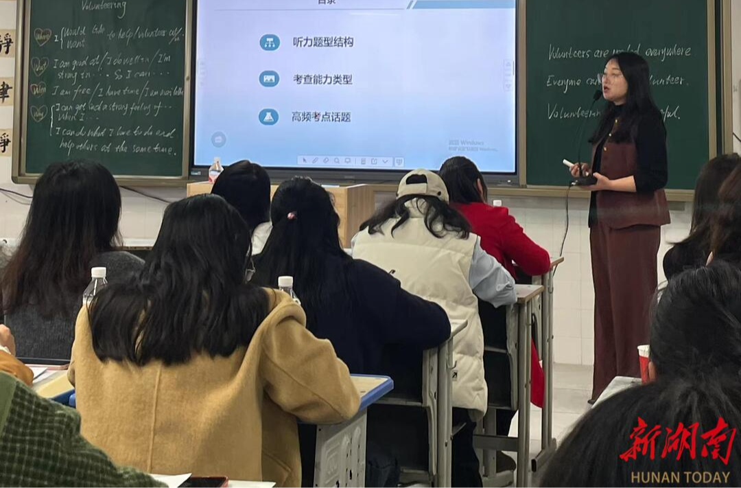 張穎：三尺講臺守初心 多重角色踐使命