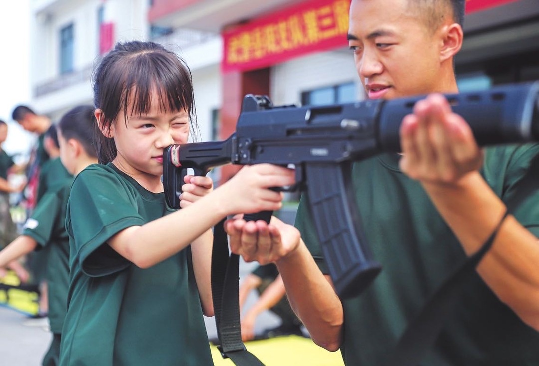 30余名軍娃沉浸式體驗(yàn)軍營(yíng)生活