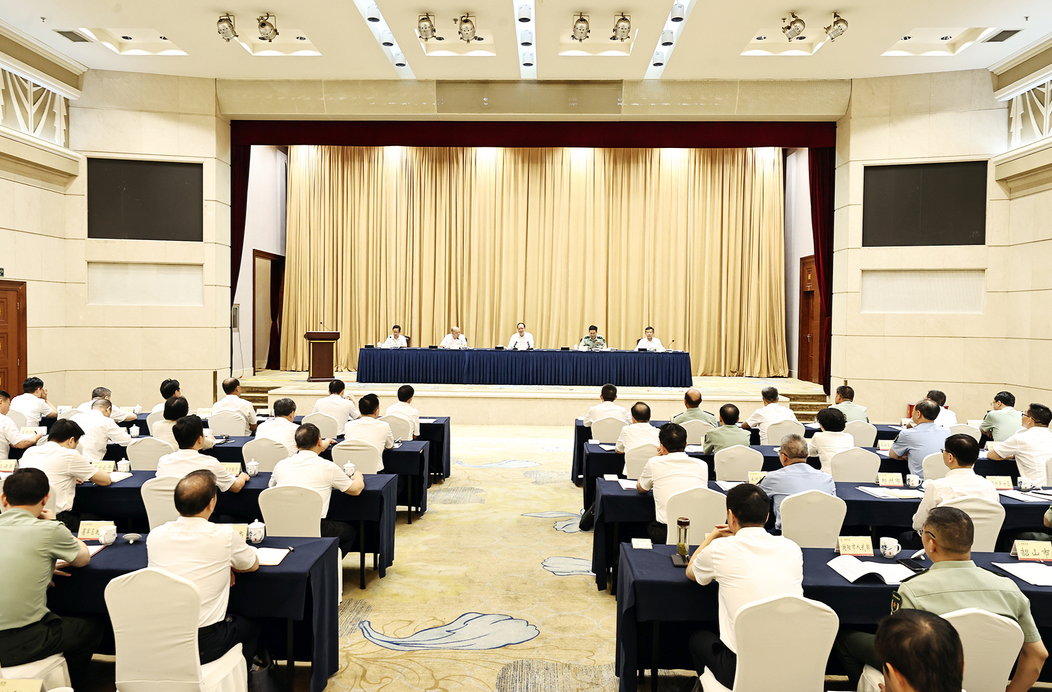 毛伟明：巩固发展军政军民团结 齐心谱写双拥时代新篇