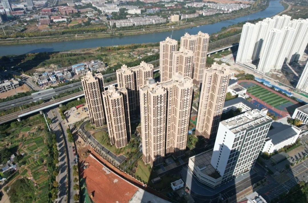 上半年55家房企累計(jì)交付規(guī)模超50萬(wàn)套 “保交付”進(jìn)入新階段