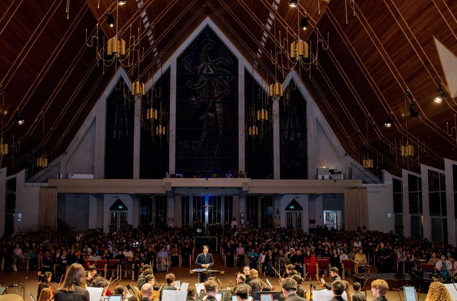 Hunan Conductor Performs in Auckland