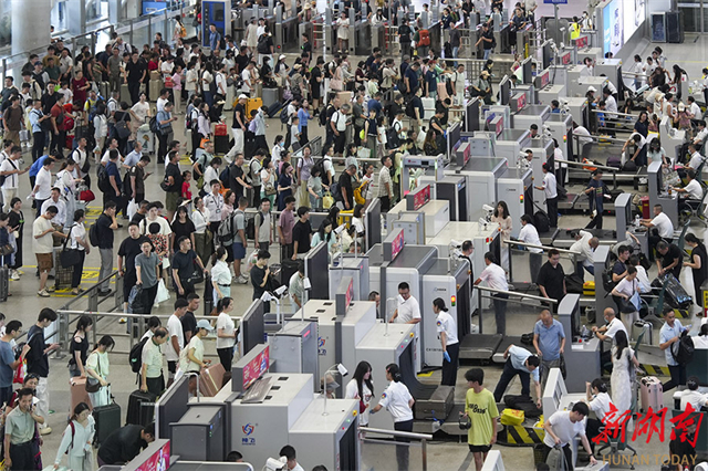 Hunan Embraces Summer Travel Peak