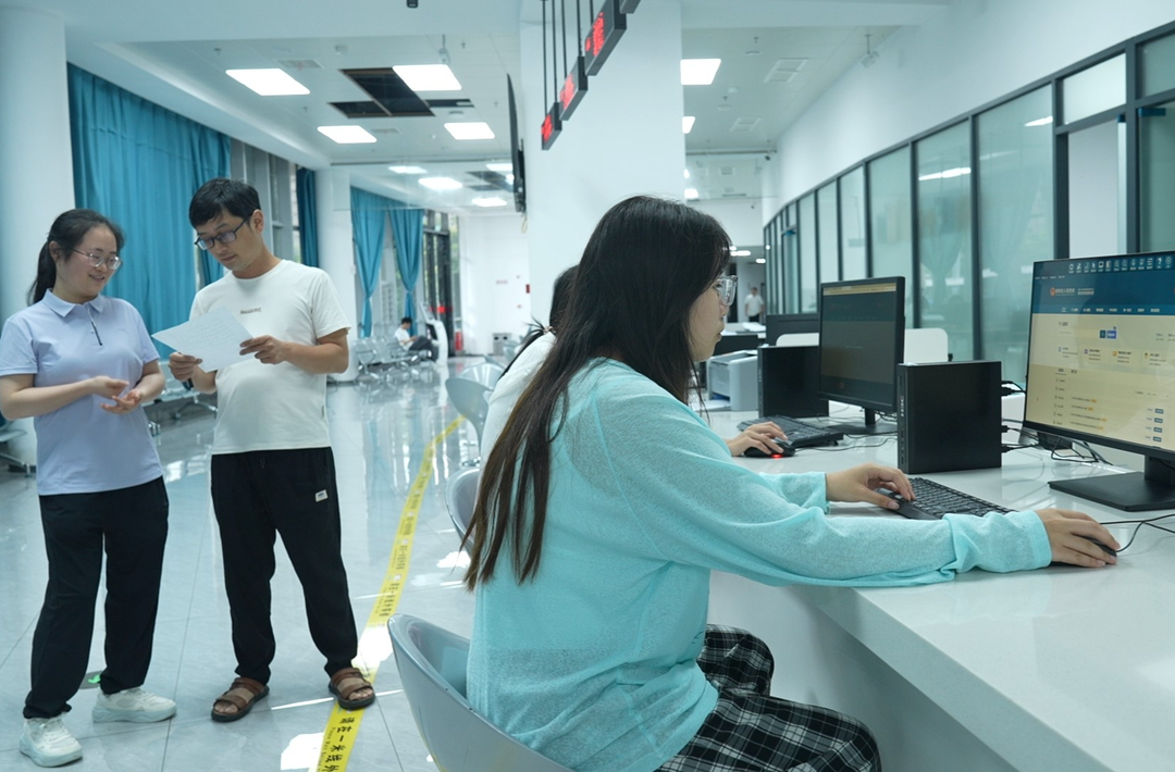 临武：“AI智办”专窗上线，为群众带来全新政务办理体验