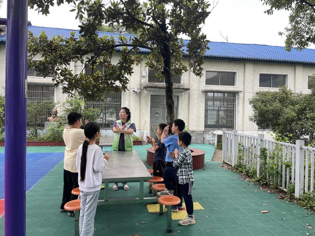 給心靈加點(diǎn)“快樂(lè)”！湘江新區(qū)社工站為農(nóng)村兒童開(kāi)情緒管理課
