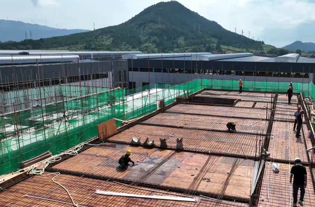 蓝山县：错峰施工战酷暑，工程建设有“凉”方