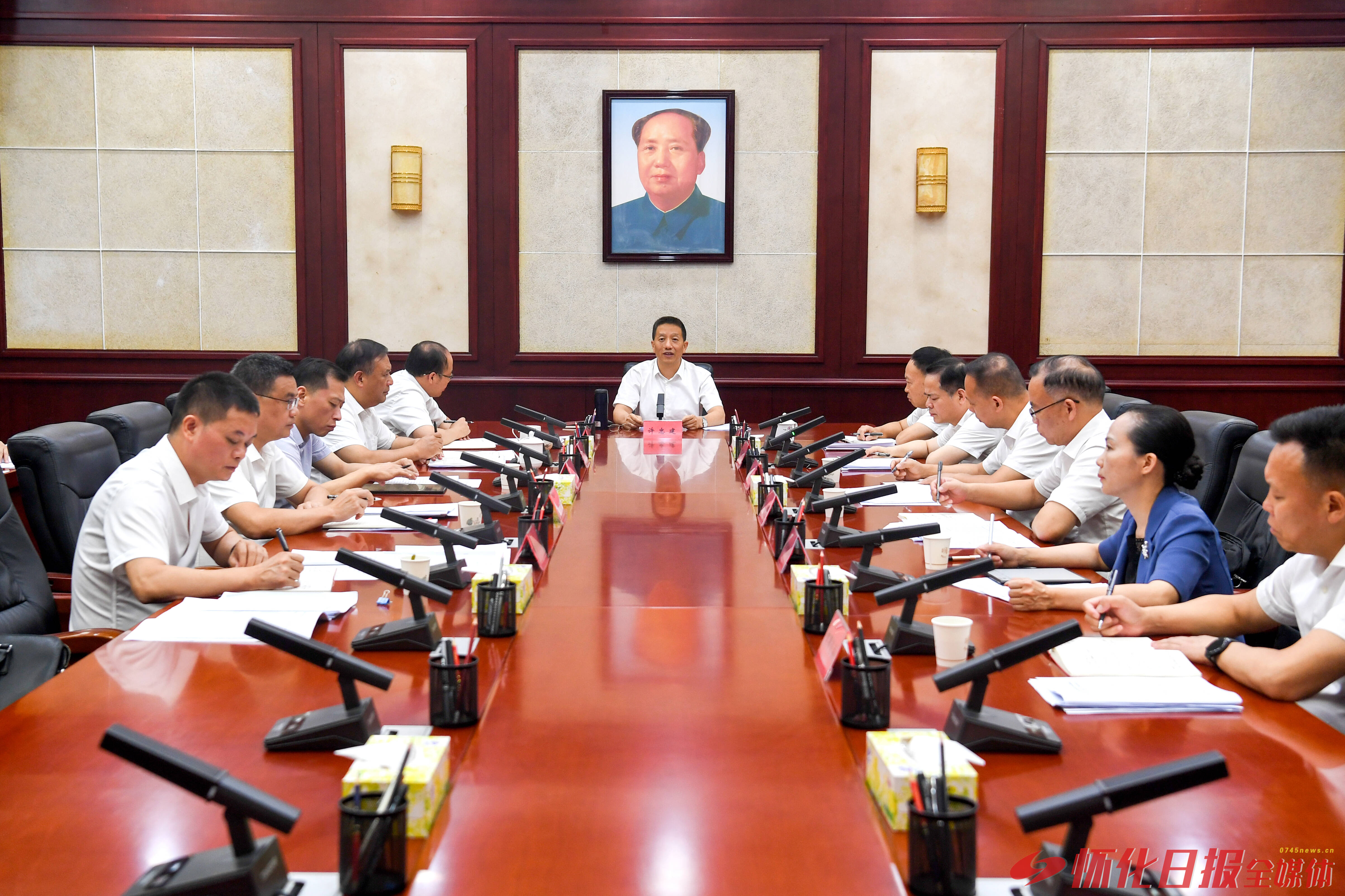 许忠建主持召开怀化市委审计委员会第八次会议
