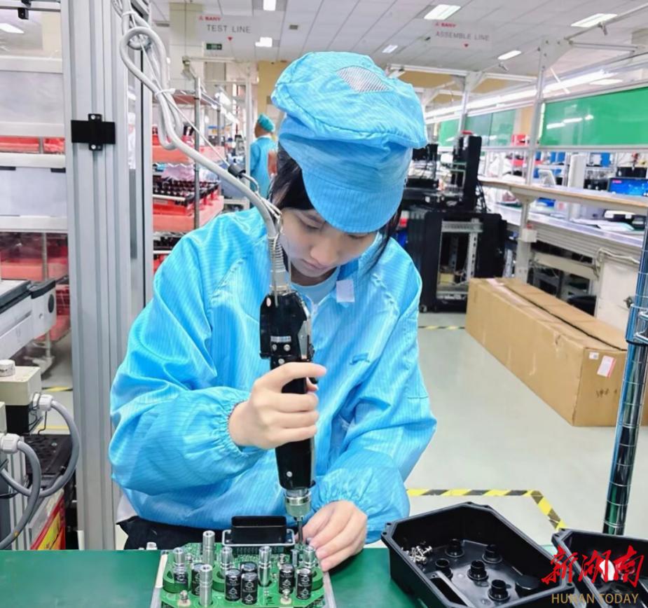 從知識(shí)到匠心：湖南第一師范學(xué)院學(xué)子在三一車間尋找未來的模樣