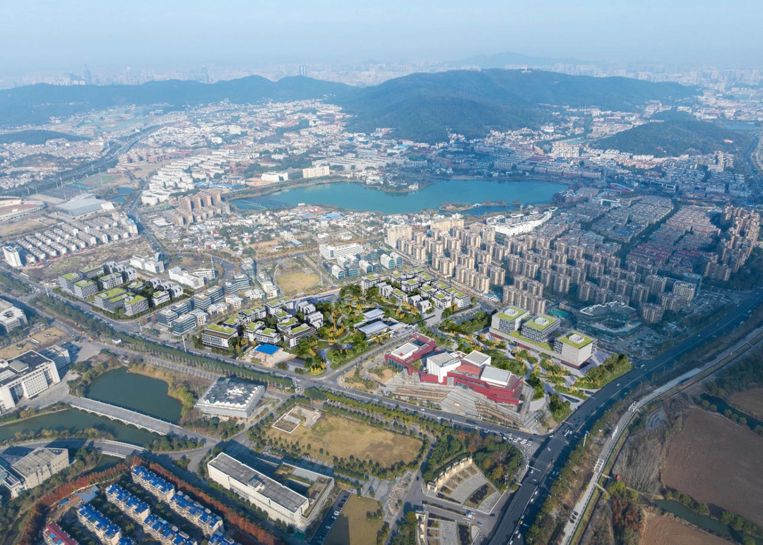 湘江未来科技港项目一期主体结构封顶 今年底将正式运营