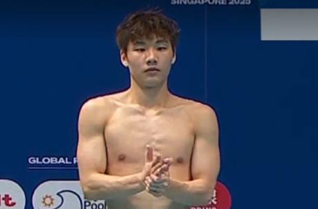 周末·体育丨跳水梦之队第三金！郑九源男子一米板夺冠
