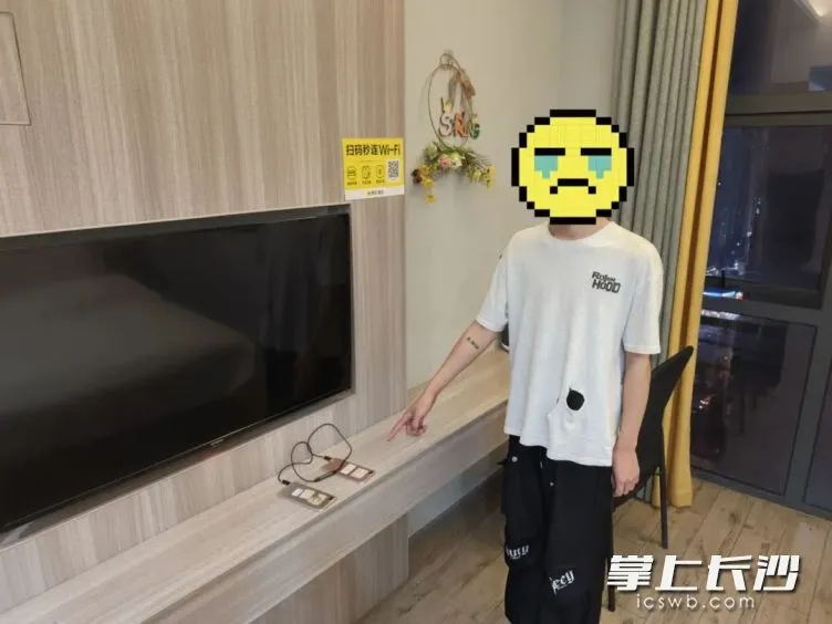 曾某指认犯罪现场。望城公安 供图