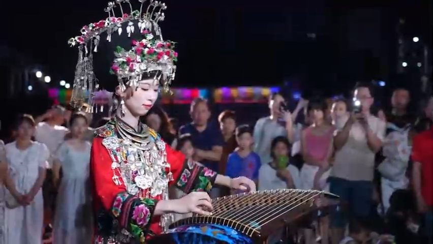 最美的乐章在故乡，专访怀化3000万粉丝博主、旅法古筝演奏家“碰碰彭碰彭”