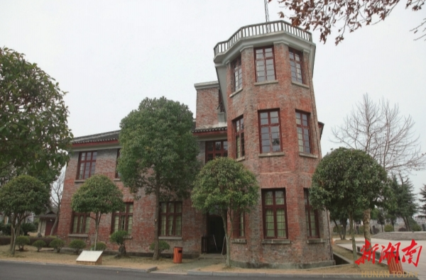 湘江副刊·潮頭|芷江刻度·機場大石磙