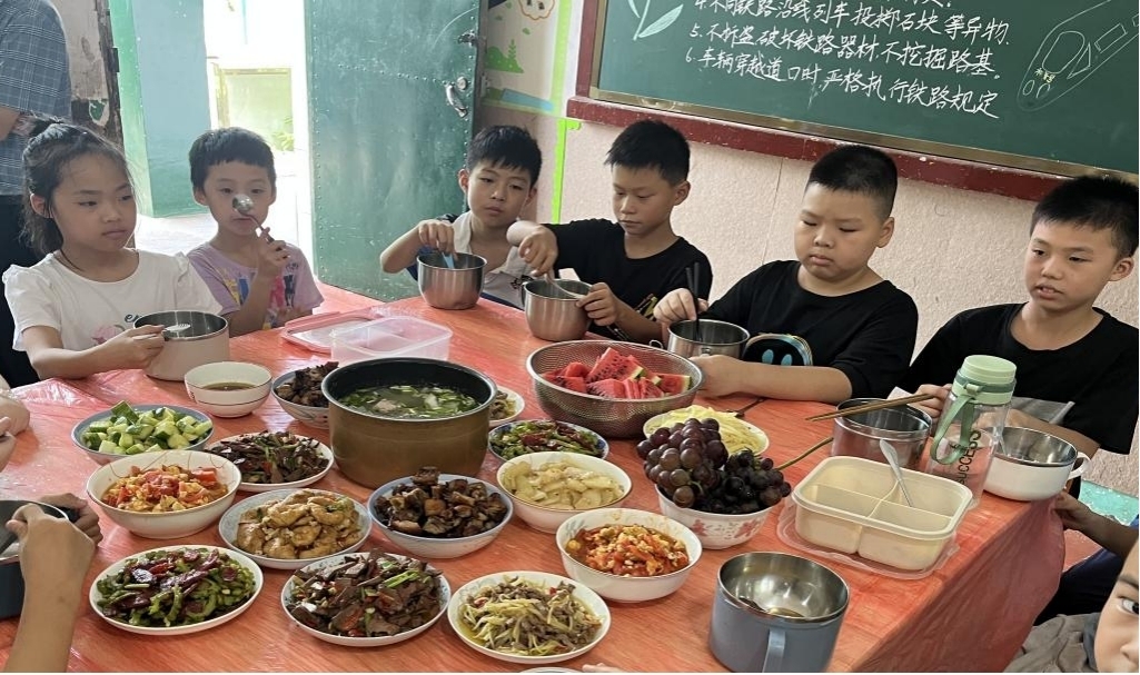 衡南县泉湖联合学校为留守儿童打造“爱心港湾”