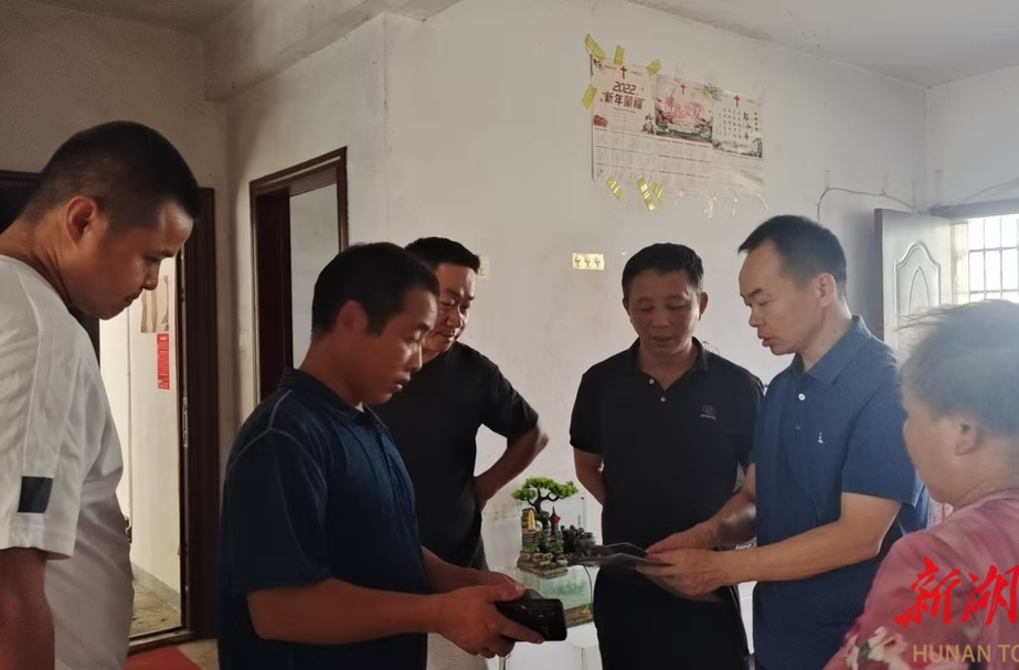永定區(qū)殘聯(lián)上門開展惠殘助殘政策宣傳