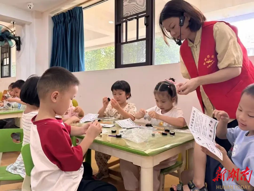 衡阳：爱心陪护“暑”实精彩 志愿服务“托”起民生