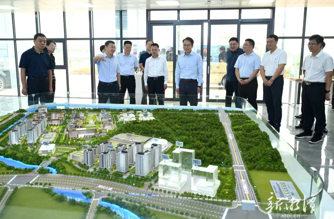 胡賀波李永亮帶隊調研湘江科學城規(guī)劃工作
