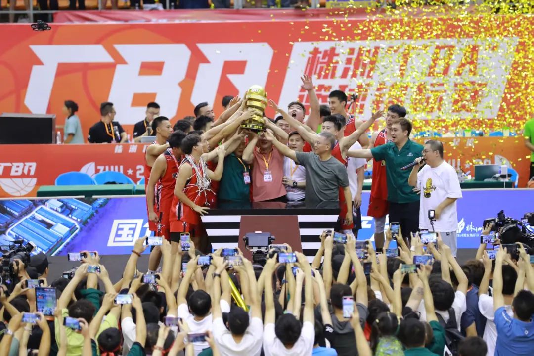 辛小湘丨從泥土里長(zhǎng)出來(lái)的株洲“廠BA”