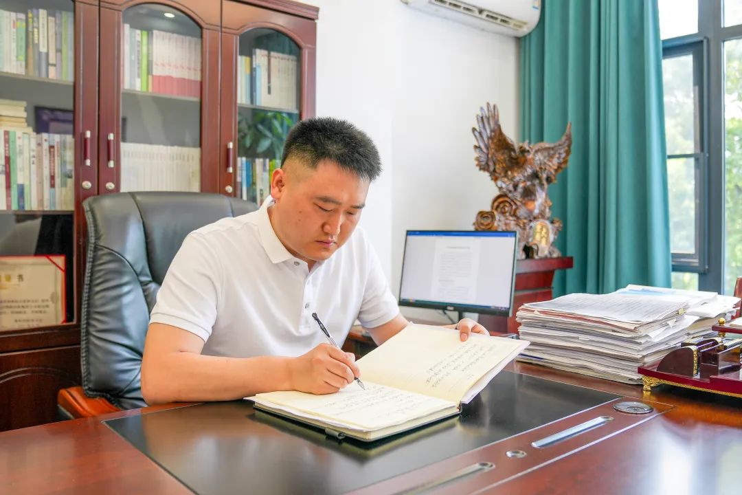 委员风采｜邓权：聚焦主业显担当 招商大使搭桥梁