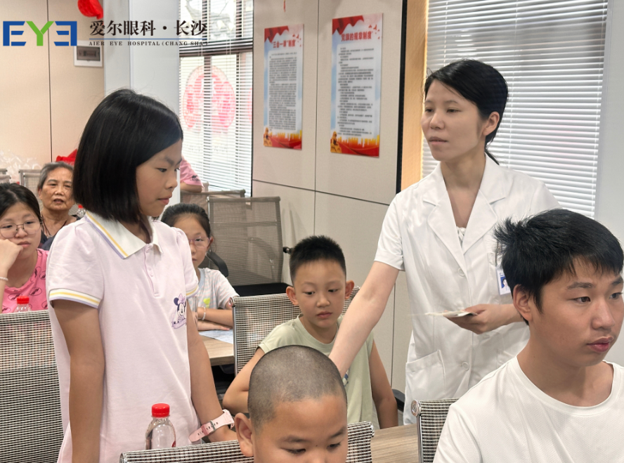 天心閣社區(qū)開展眼健康科普宣傳活動(dòng) 專家支招科學(xué)防控近視 