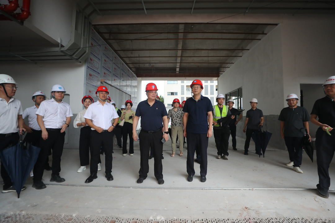 南華大學校領導帶隊檢查暑期校園維修改造工作