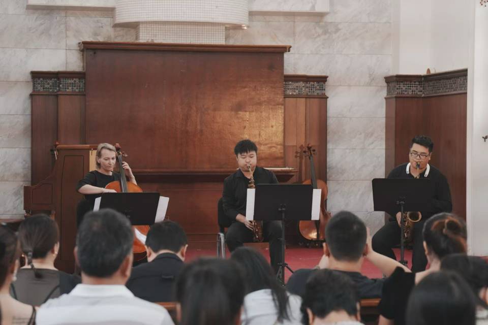 中俄弦音对话文明 三代琴手共奏华章