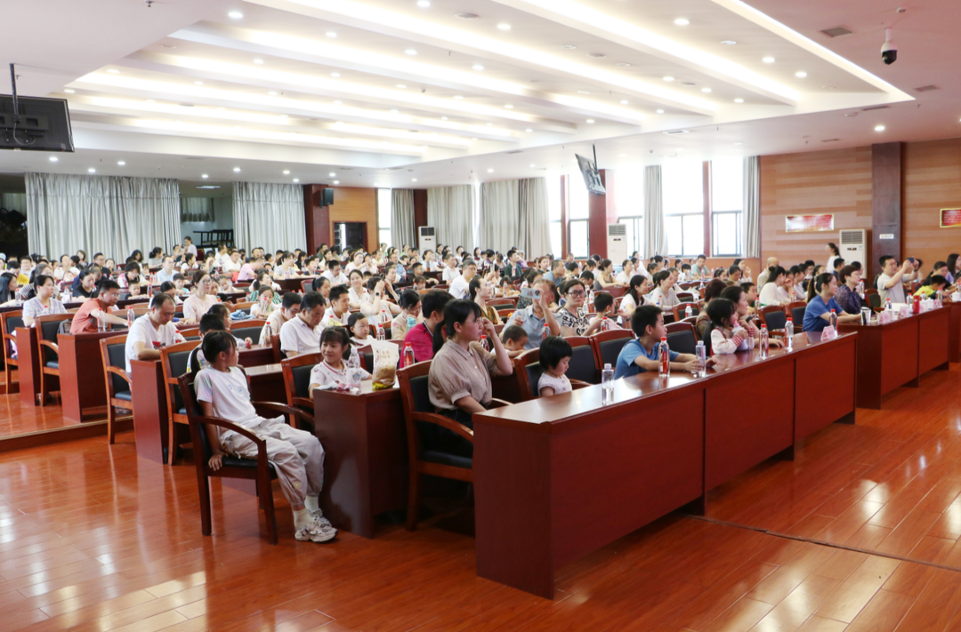 “从童书的小世界,走向人生的大天地”——湖南省直工会“湘直惠+文化”暑期讲座受热捧