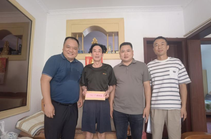 荷塘区金山街道晏家湾社区“八一”建军节三篇章活动：关怀慰问·致敬荣光·共忆峥嵘